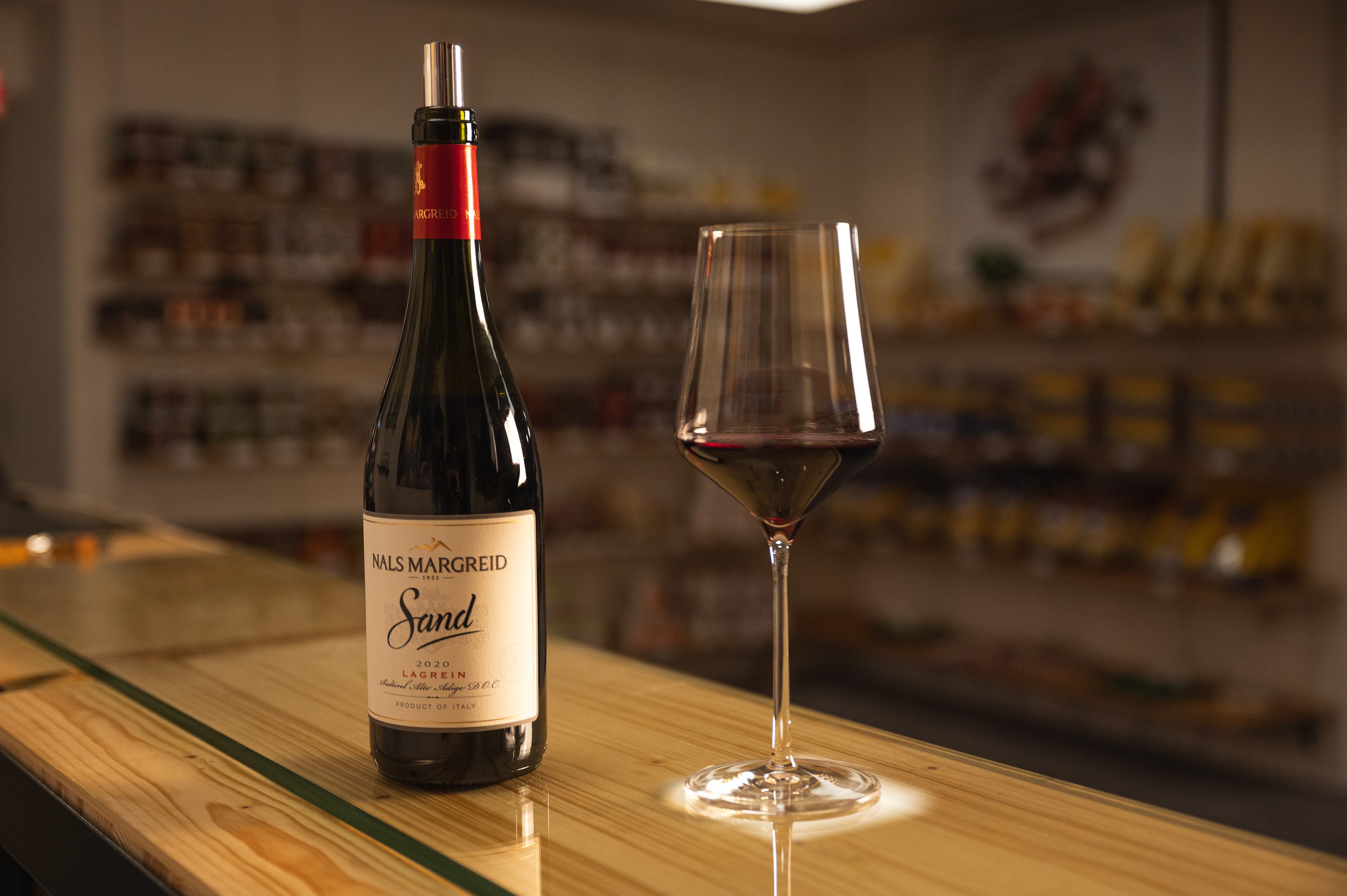 Buy red wine South Tyrol